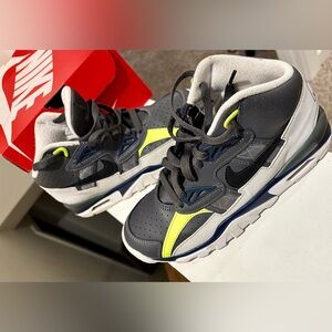 Nike Kids Dark Gray and Neon Yellow Sneakers
